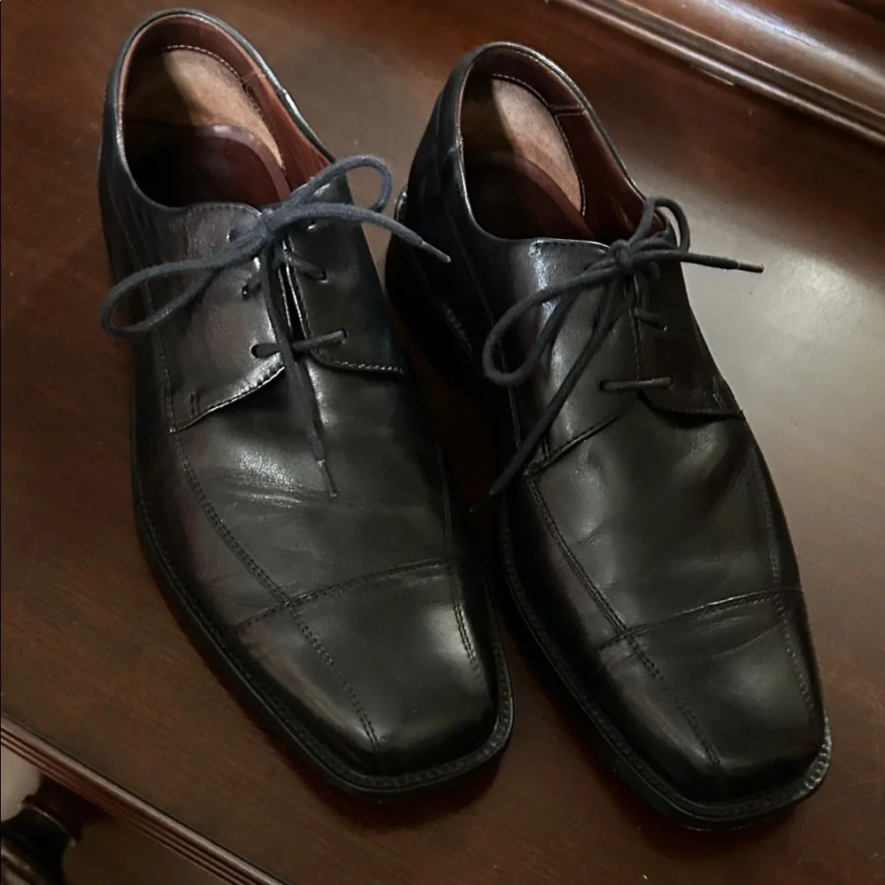 Johnston & Murphy Black Leather Oxfords
